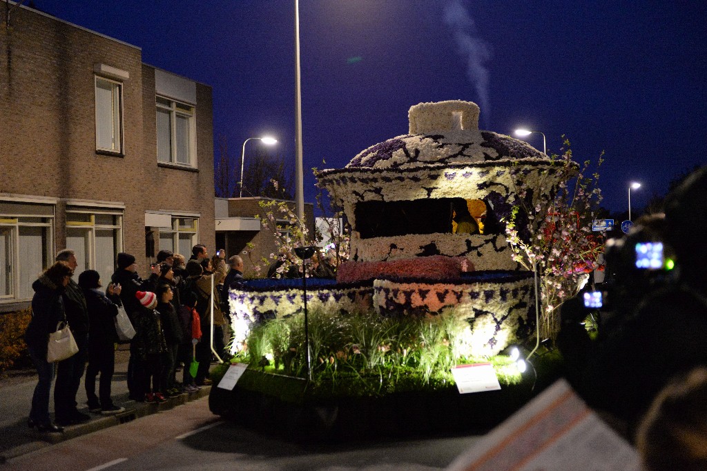 ../Images/Bloemencorso Noordwijkerhout 244.jpg